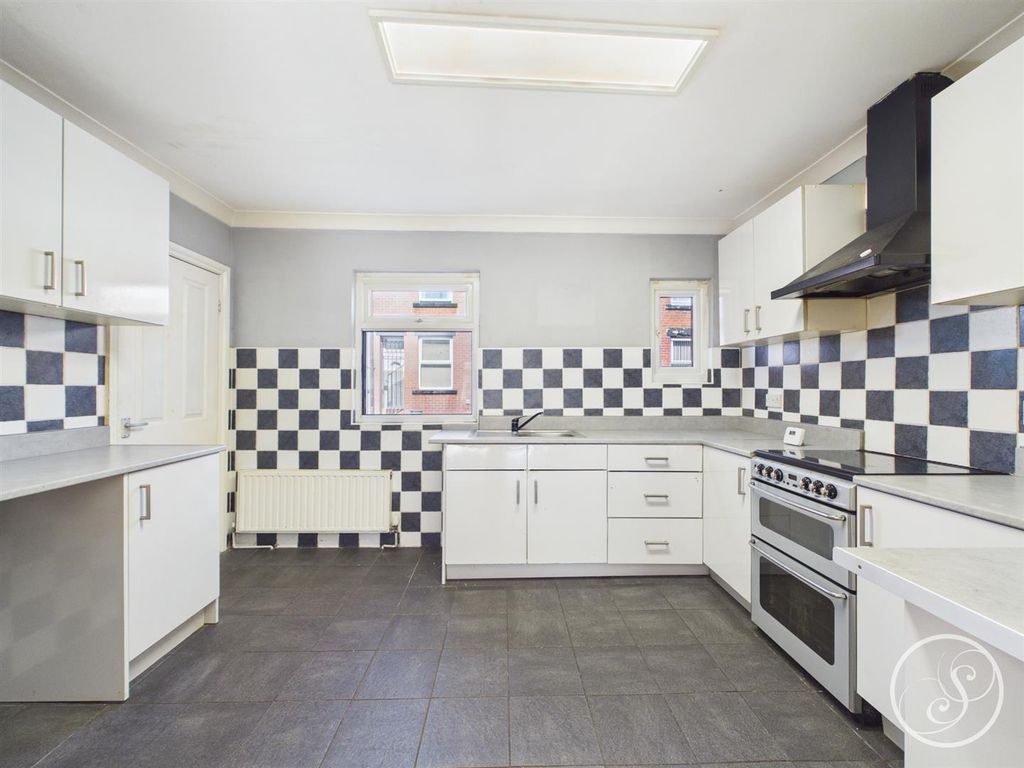 Property photo 3 of 13 Kitchen/Diner