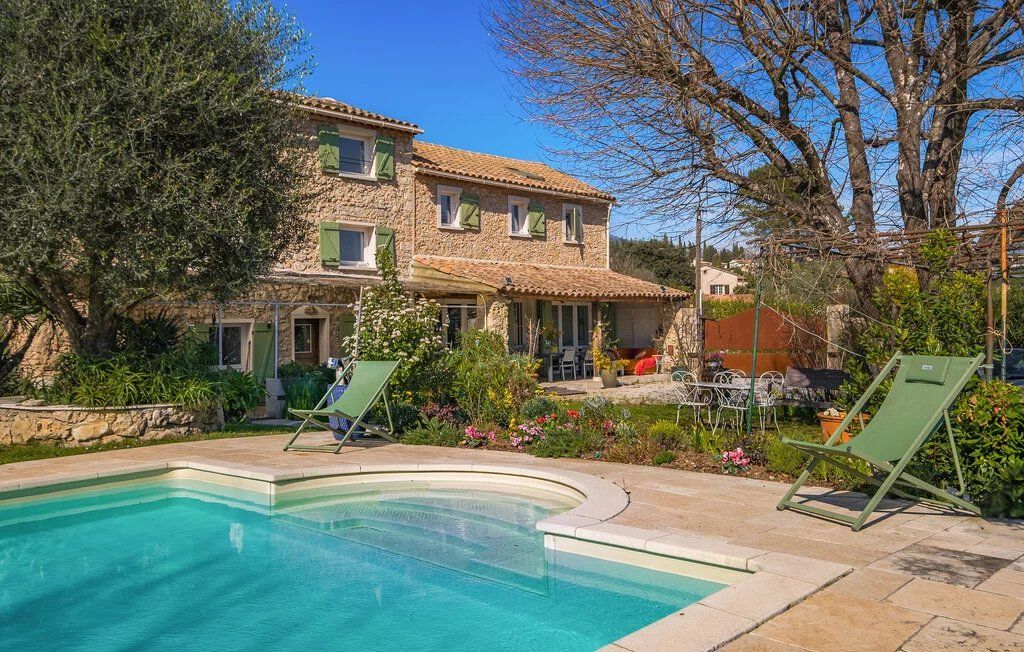 Property photo 3 of 24