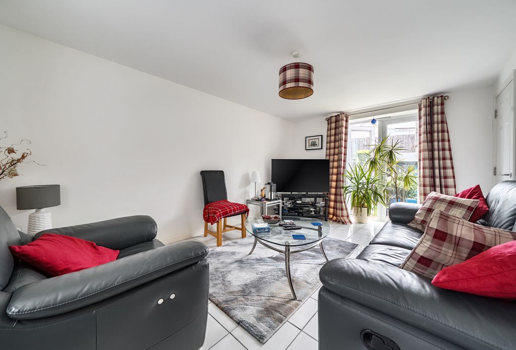 Property photo 3 of 12 1341718-12-68A35d...