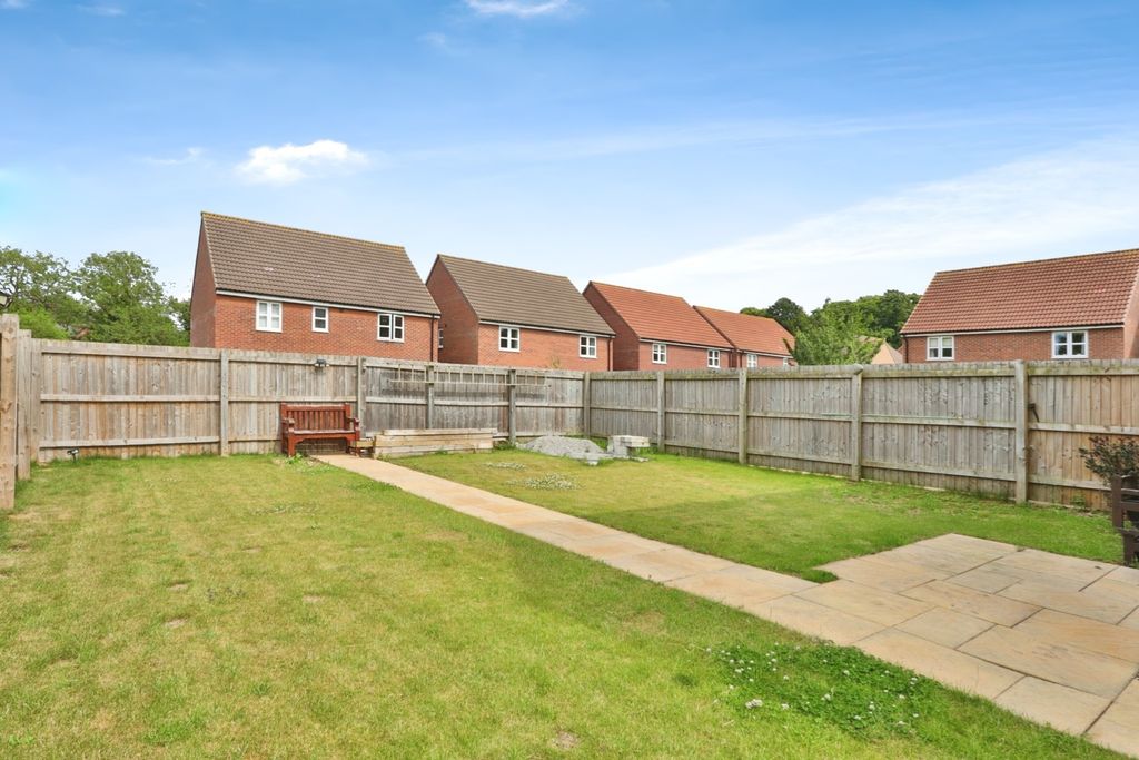 Property photo 2 of 15 4182535