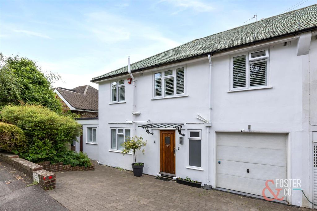 Property photo 2 of 34 Friar Road_6_Ext-001.Jpg