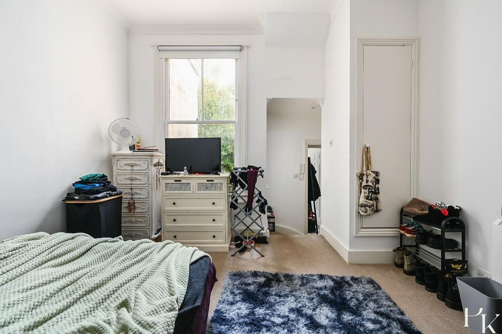 Property photo 3 of 6 Flat 10, 95 Lorna Road, Bn33El - Photos (3).Jpg