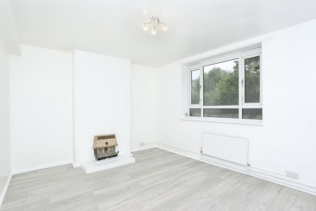 Property photo 2 of 16 Photo