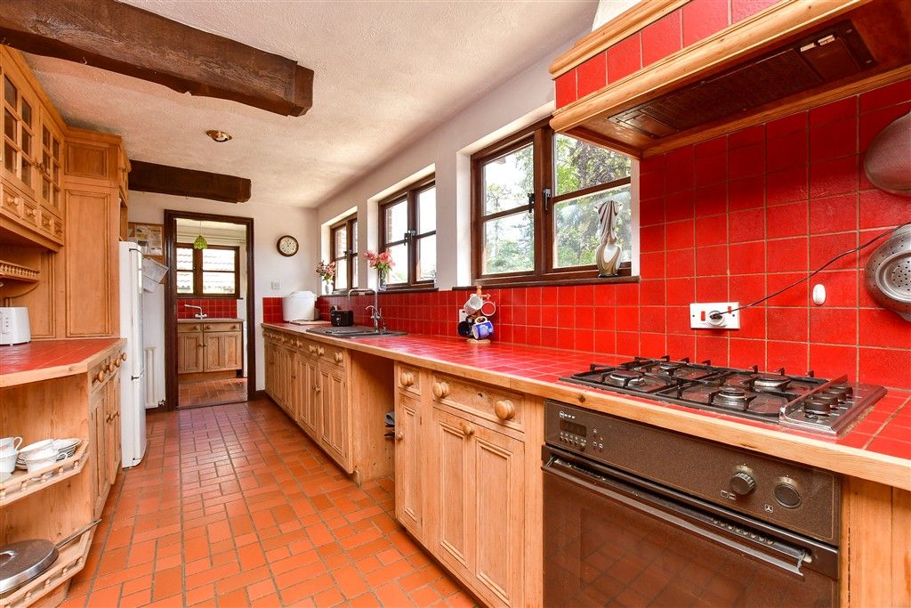 Property photo 3 of 16 Kitchen