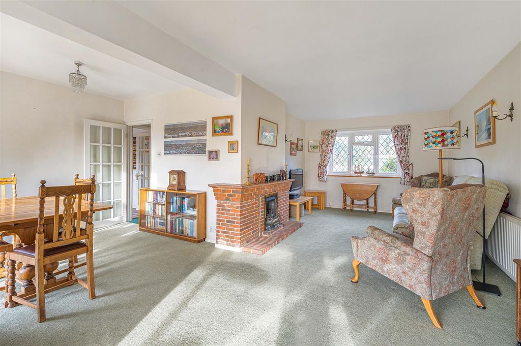 Property photo 3 of 18 L-Shaped Living/Dining Room