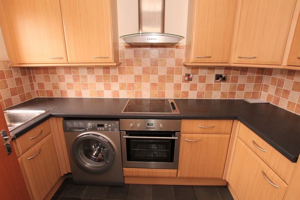 Property photo 2 of 7 Kitchen