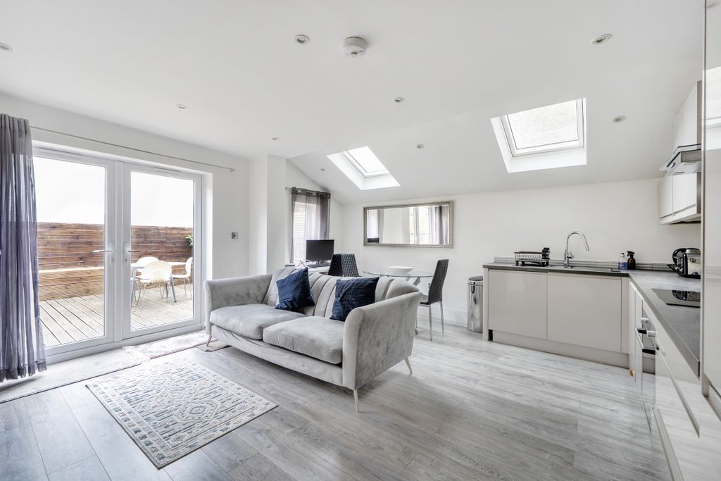 Property photo 1 of 11 1495264-4-6A5F36A...