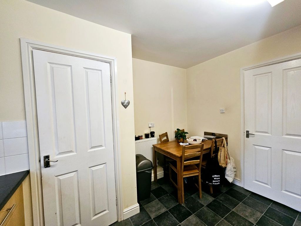 Property photo 3 of 7 Image