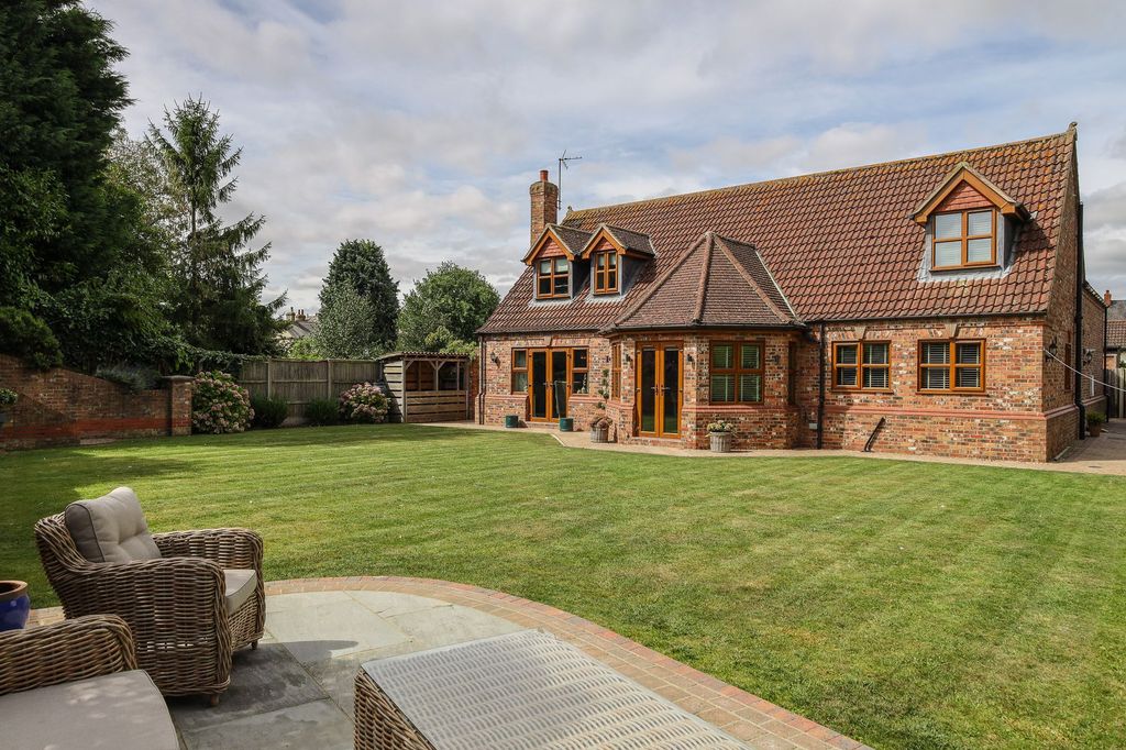 Property photo 1 of 48