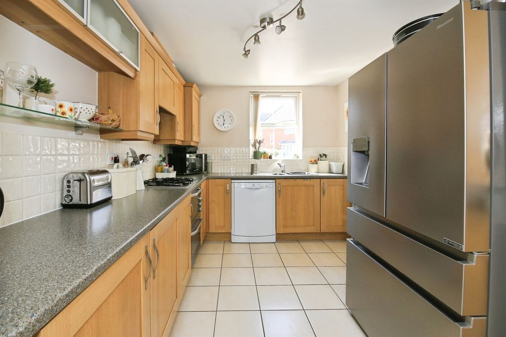 Property photo 2 of 20