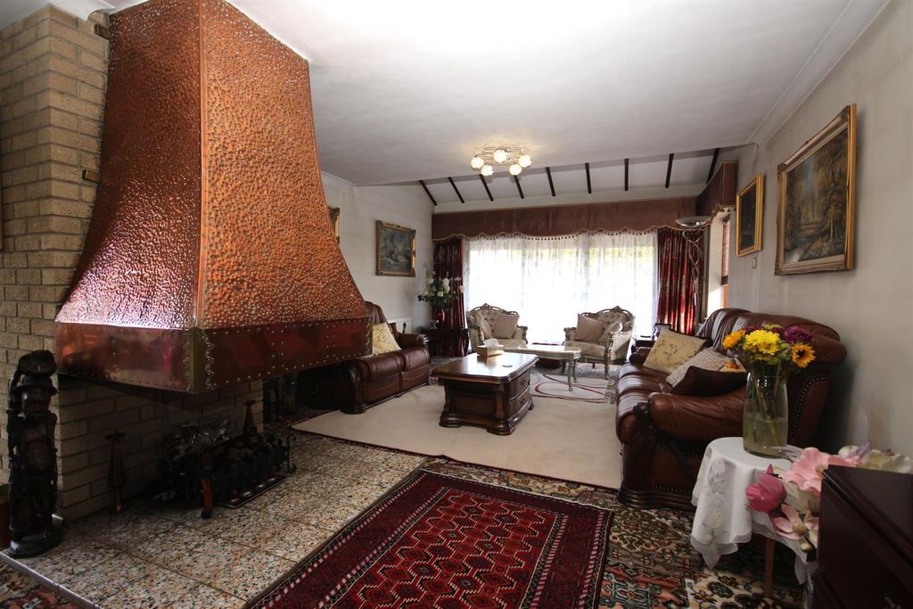 Property photo 3 of 46 Lounge Diner