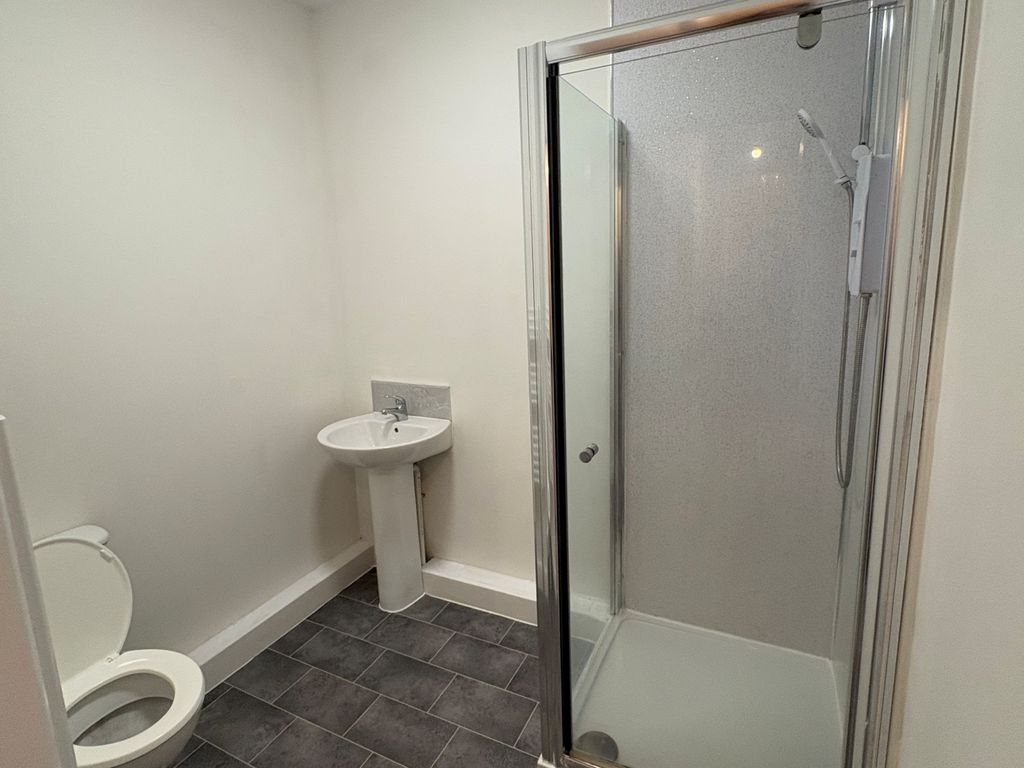 Property photo 3 of 6 Bathroom