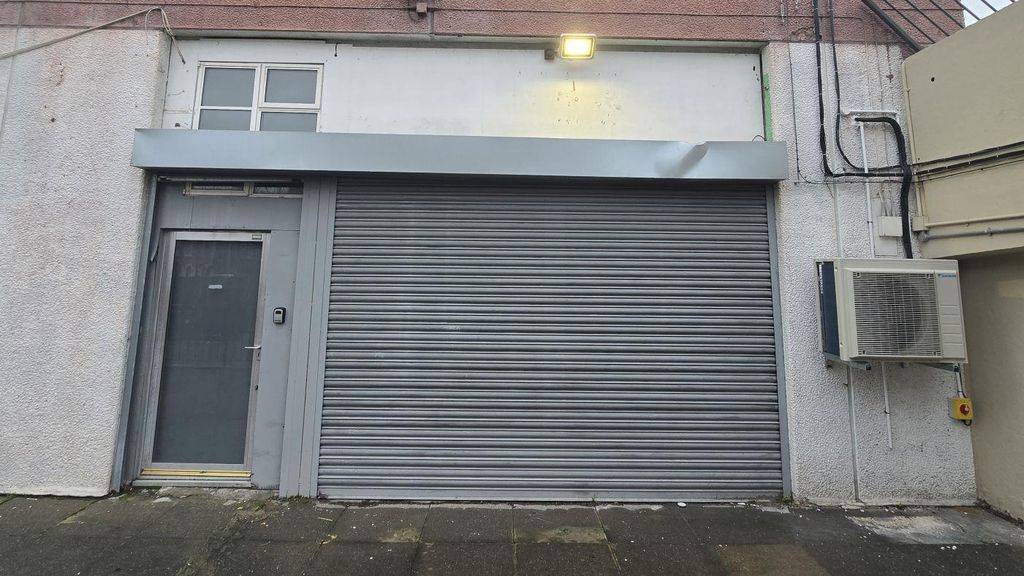 Property photo 1 of 2