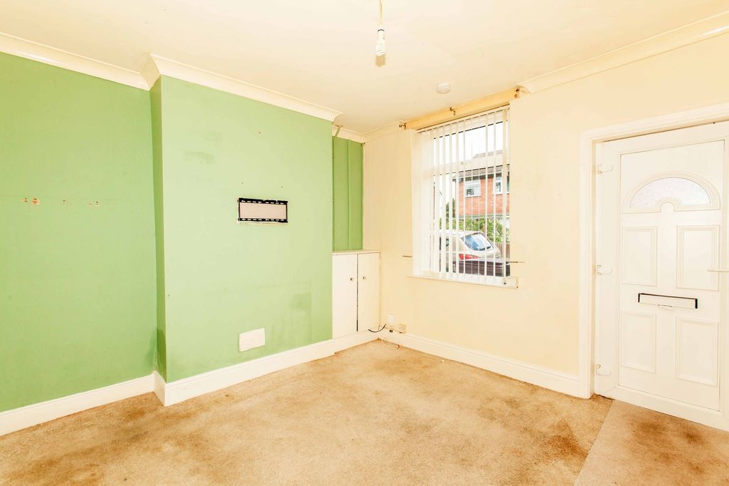 Property photo 3 of 19