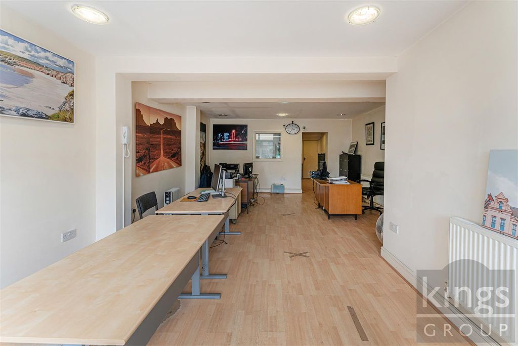 Property photo 3 of 30