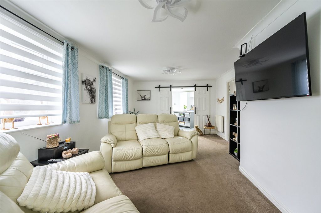 Property photo 3 of 26 Picture No. 04