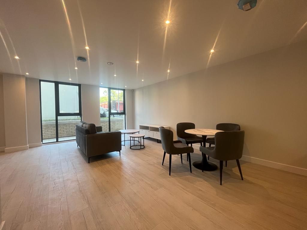 Property photo 3 of 12 Lounge