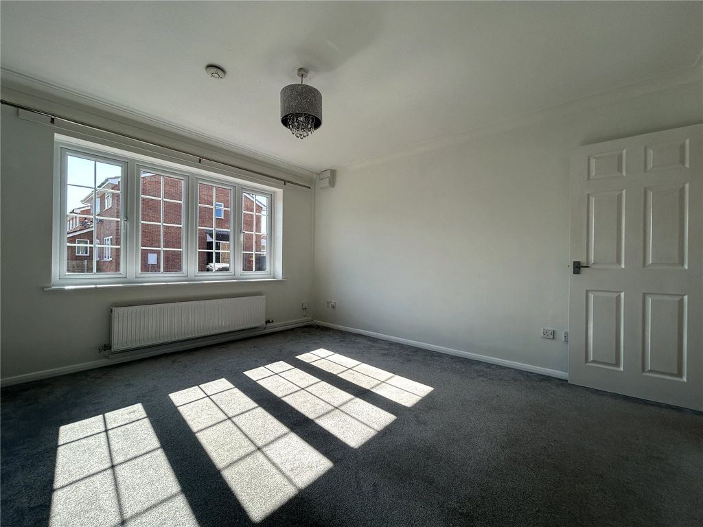Property photo 3 of 8 Picture No. 04