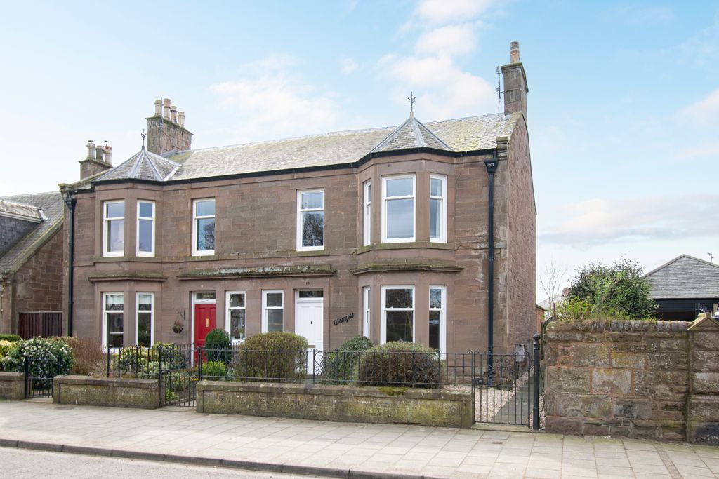 Property photo 2 of 52