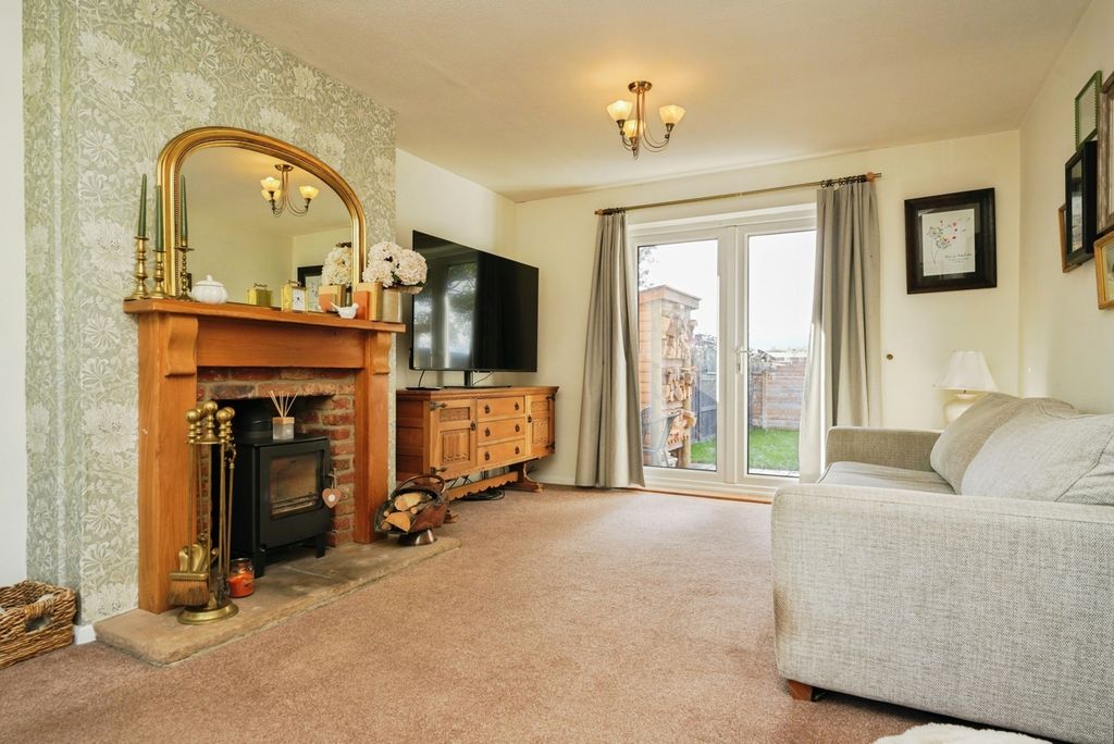 Property photo 3 of 17 Photo