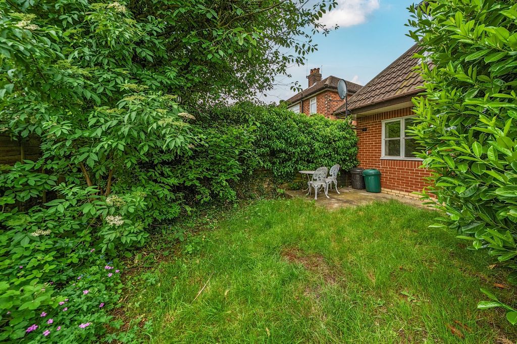 Property photo 2 of 11 Picture No. 27