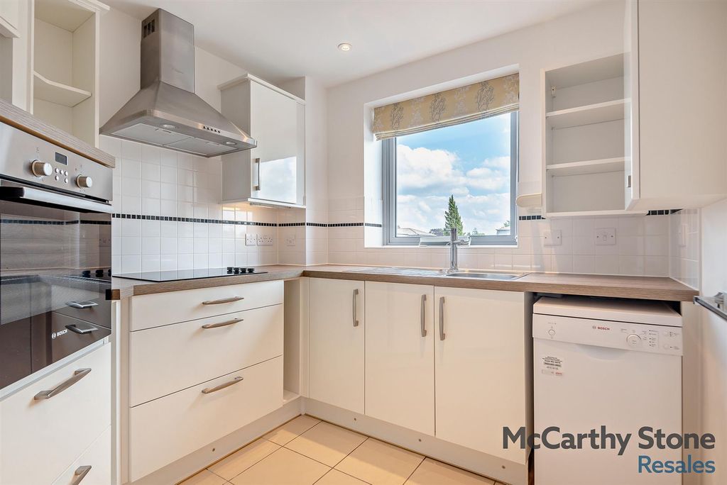 Property photo 3 of 33 8649545-Interior04-800.Jpg