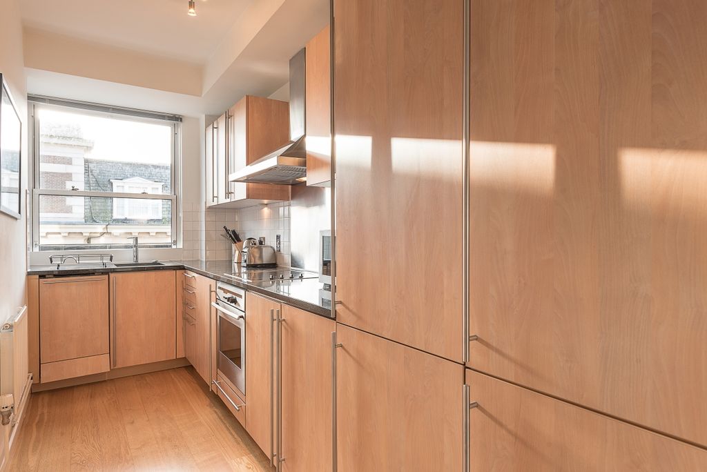 Property photo 2 of 14 Kitchen