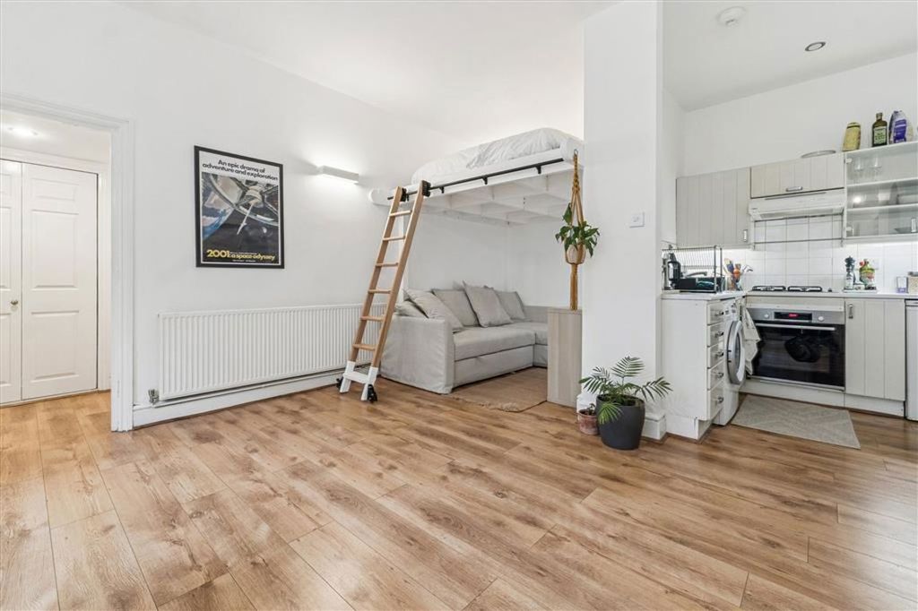 Property photo 3 of 5