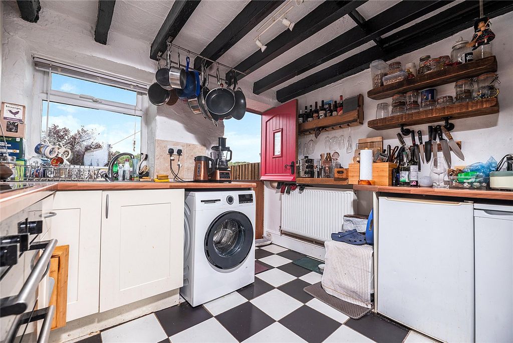 Property photo 2 of 28 Picture No. 54
