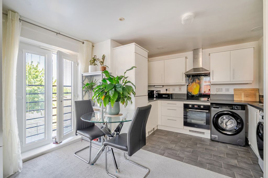 Property photo 2 of 23 1495438-12-6A5Ddf...
