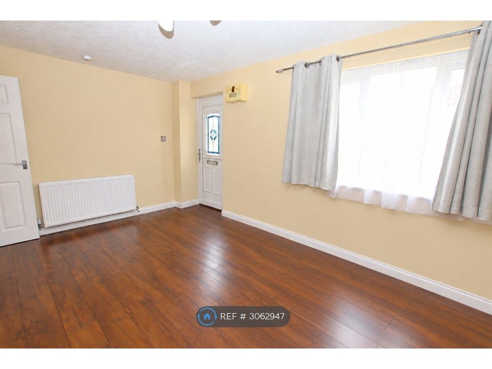 Property photo 3 of 14 Living Room