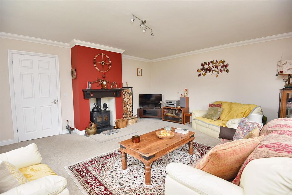 Property photo 2 of 12 Sitting Room