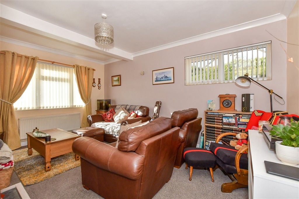 Property photo 2 of 14 Lounge