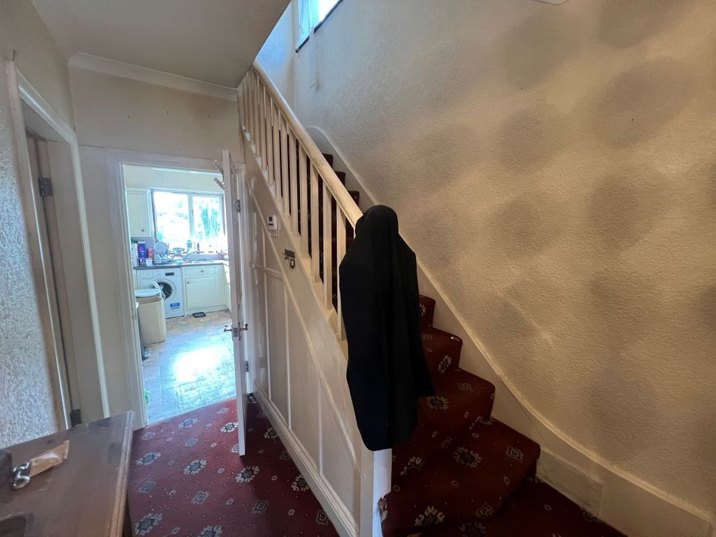 Property photo 2 of 29