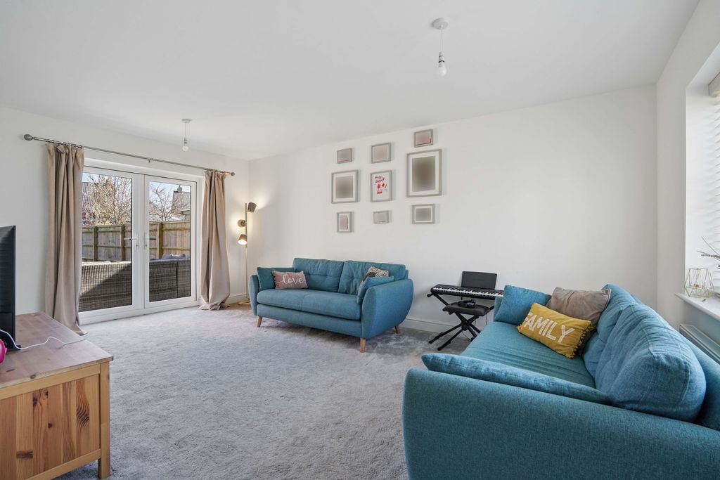 Property photo 3 of 21 Reception Room