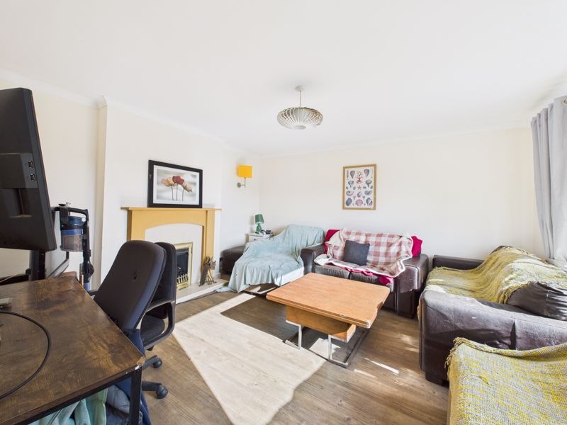 Property photo 3 of 13 Lounge