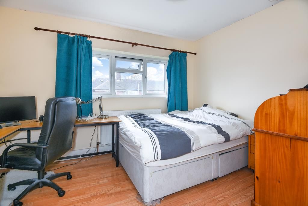 Property photo 3 of 10 Bedroom