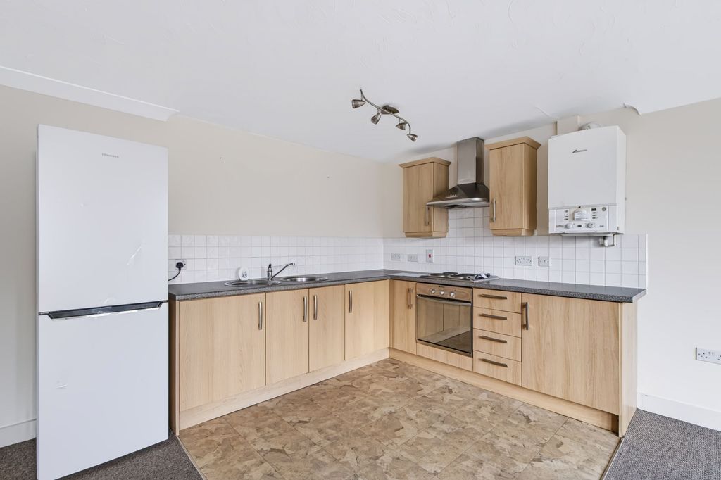 Property photo 3 of 12