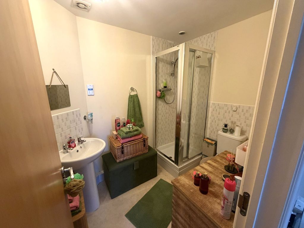 Additional image 11 of 2 bed flat for saleHigh-Yield Investment Opportunity: Heys Hunt, Leyland PR25