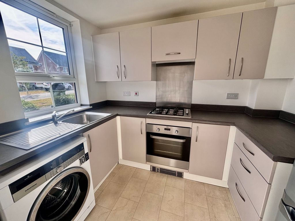 Property photo 2 of 8