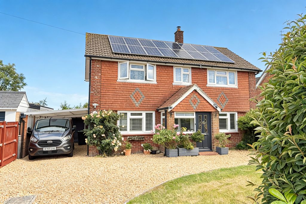 Property photo 1 of 17 4 Bedroom Family Home Northfield Road