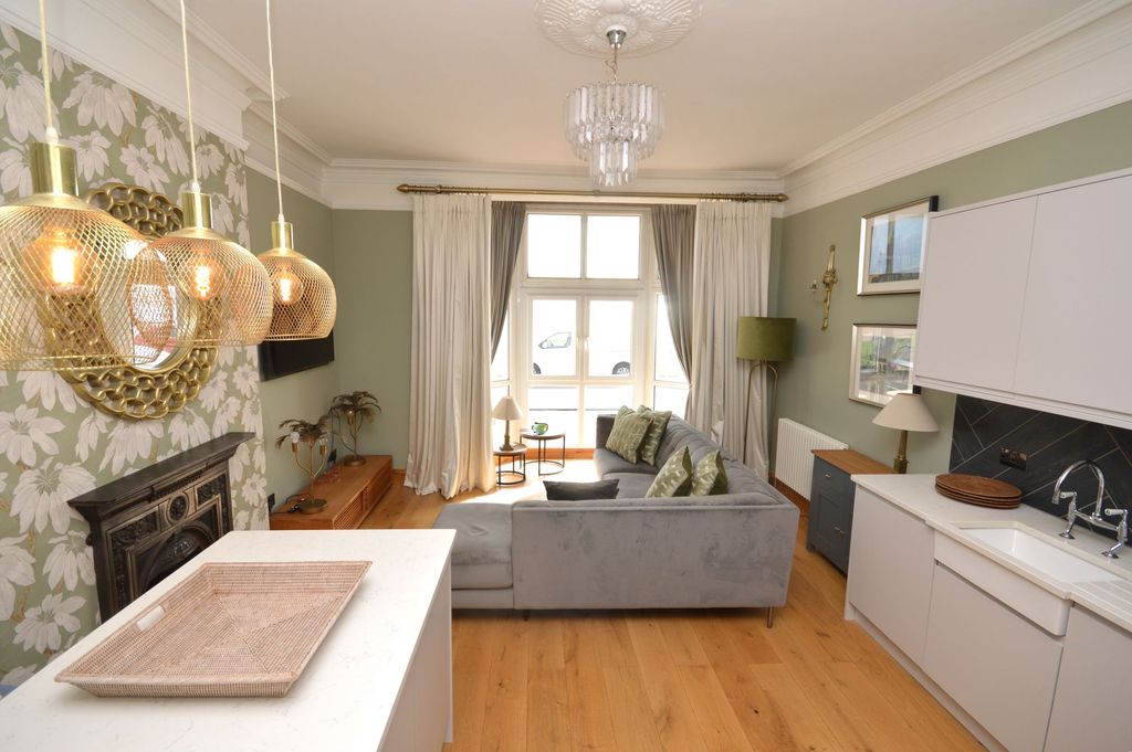 Property photo 3 of 21