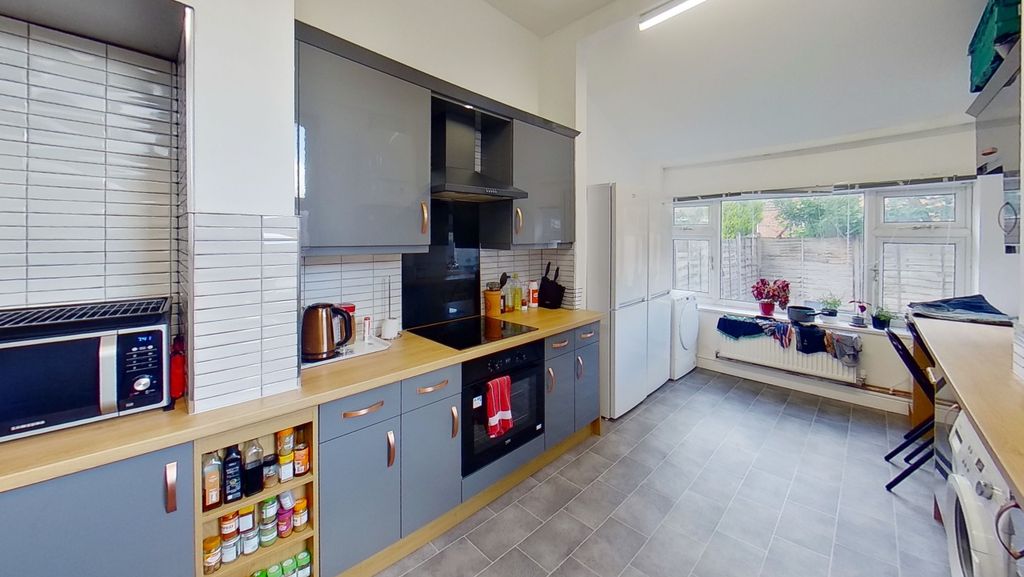 Property photo 3 of 20 Stanmore-Road-Kitchen.Jpg