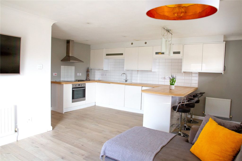 Property photo 2 of 21 Picture No. 41