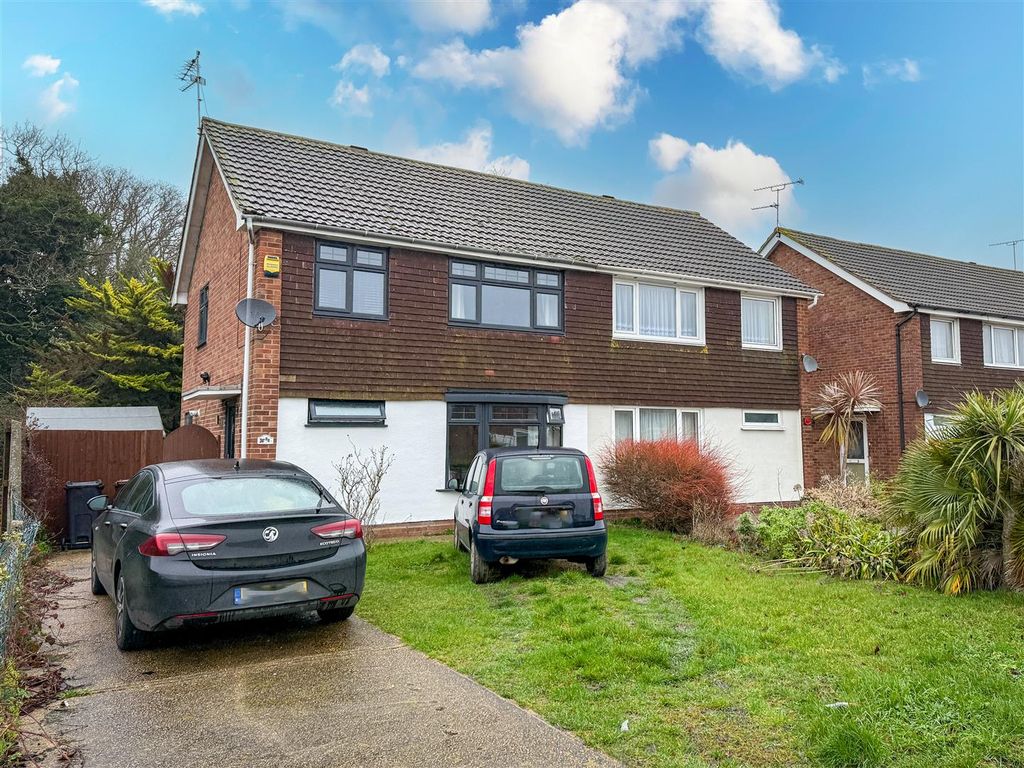 Property photo 1 of 21 Outside - Front