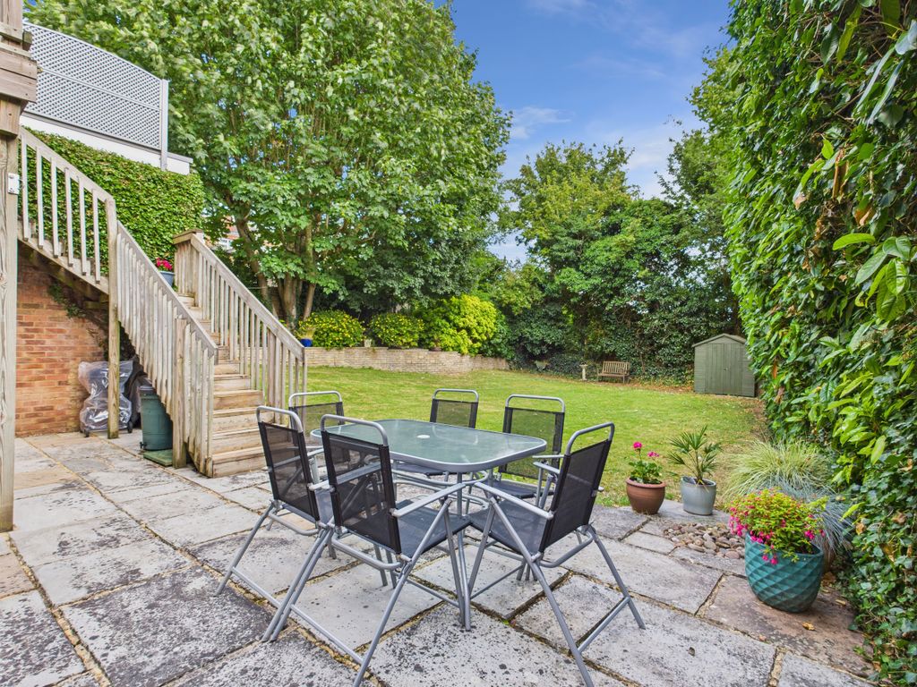 Property photo 3 of 26 Cam01354G0-Pr0547-Still027