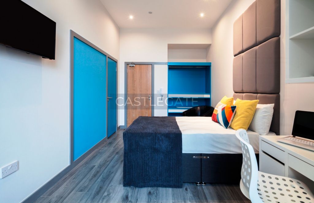 Property photo 1 of 9 Ff 3 Bed App En Suit Bed