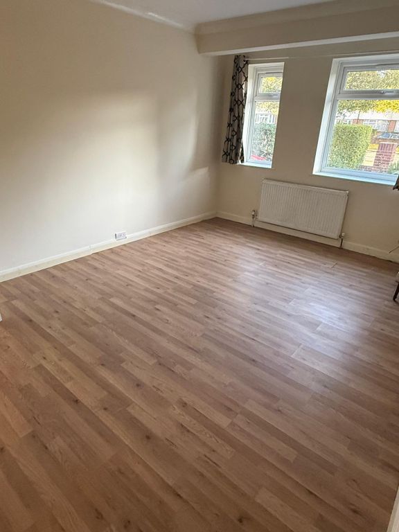 Property photo 2 of 11 Gallery