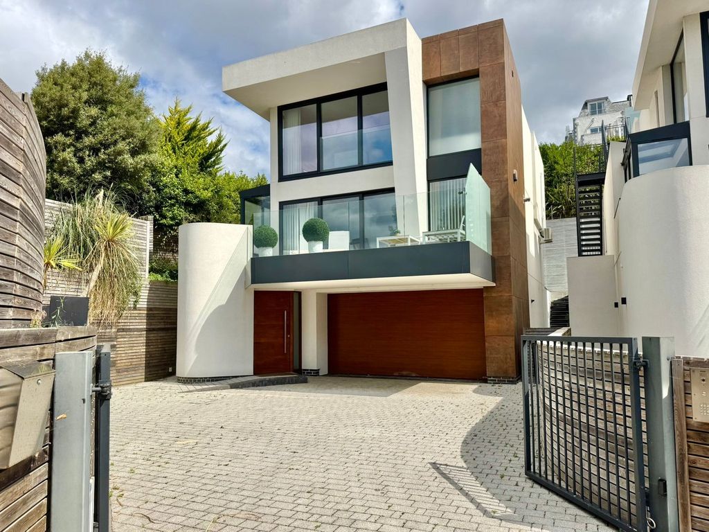 Property photo 1 of 38