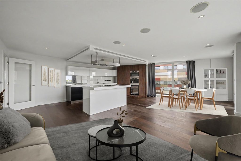 Property photo 2 of 10 Moore House, Grosvenor Waterside Sw1W 8DT-Virtual